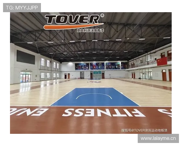 扎克拉文家里那个私人训练馆，连地板都是按比赛场馆一比一复刻的